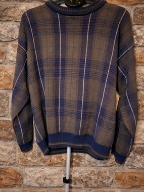 Vintage croft & barrow Brown and Blue Plaid Crewneck